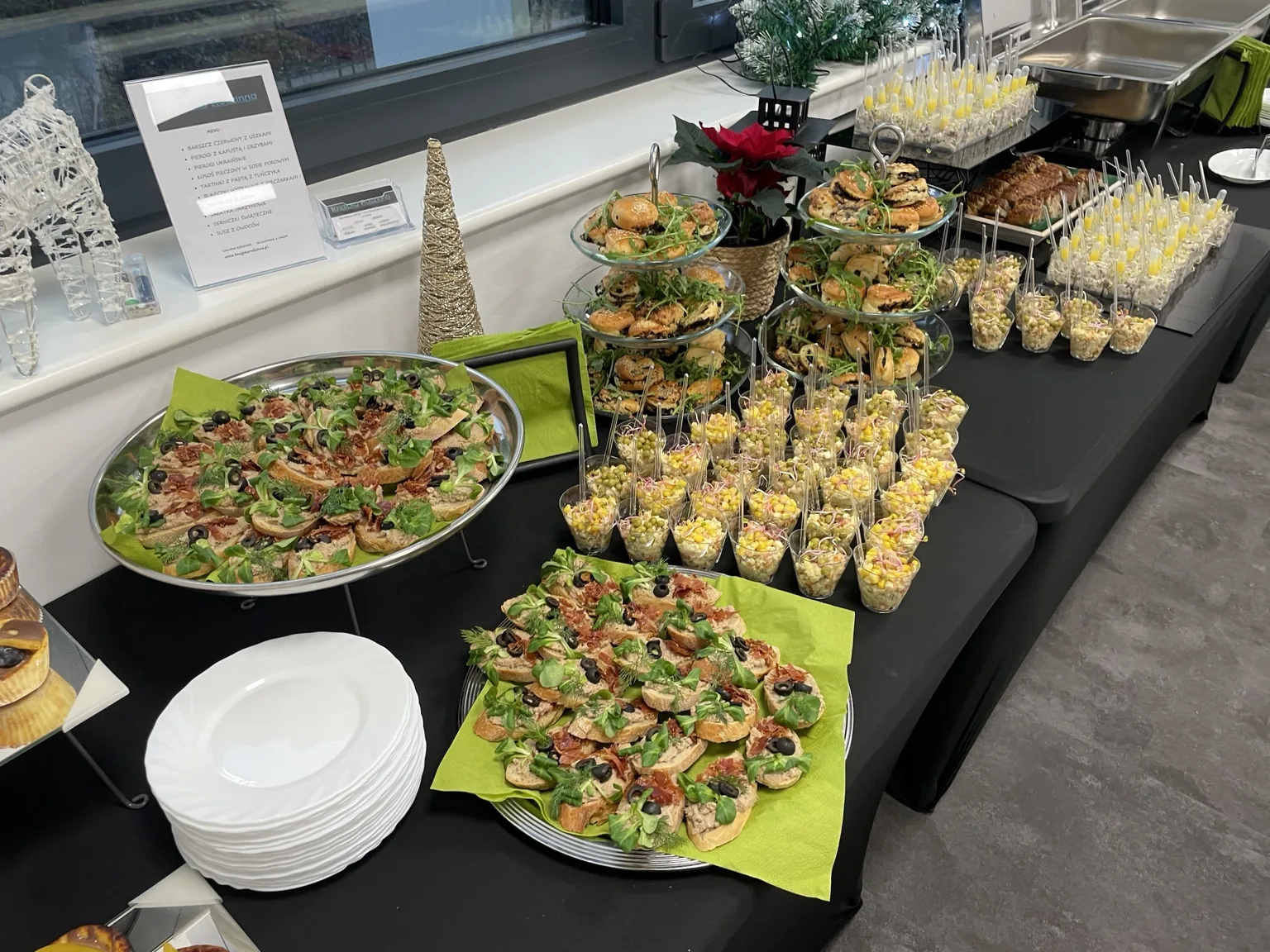 Mini burgery i przekąski finger food